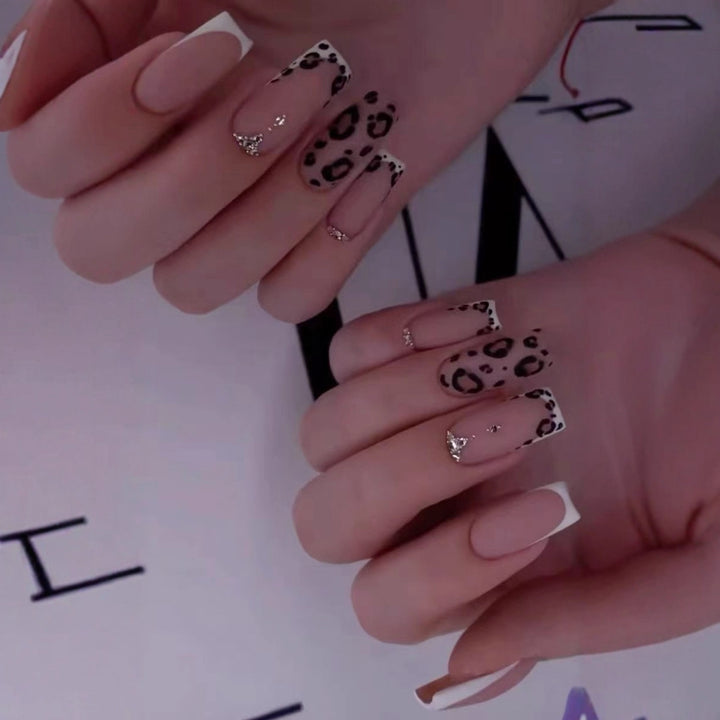 Acrylic Nail Set with Luxurious Leopard Motif and Elegant Glitter Accents Kalsten