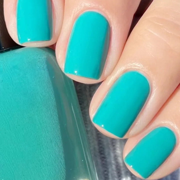 Glossy Press-On Nail Set with Elegant Design Kalsten