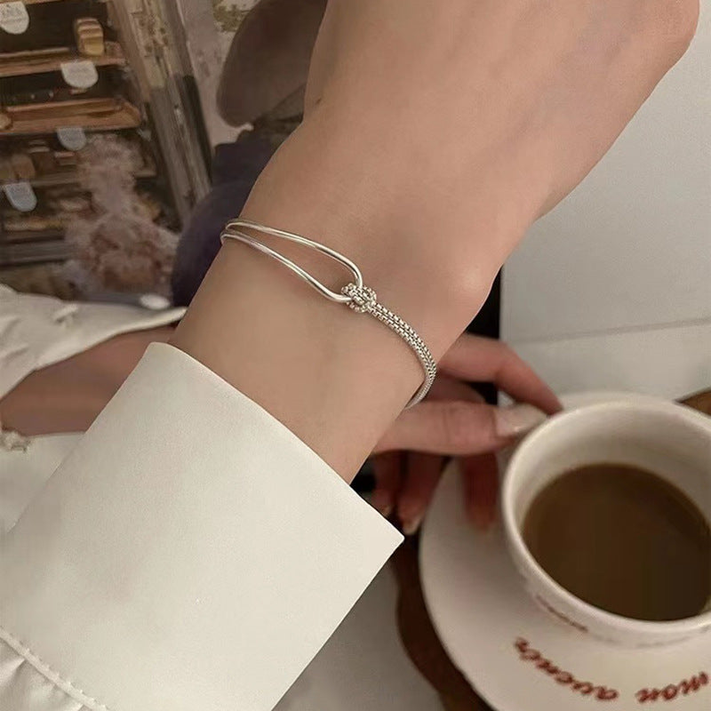 Minimalist Twist Design Bracelet Kalsten