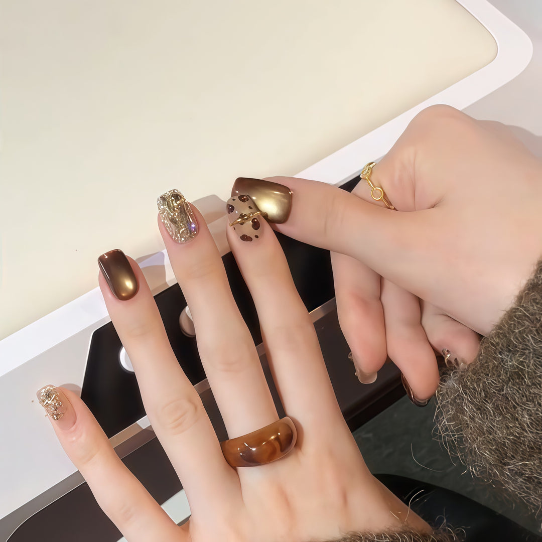 Glamorous artificial nails with exclusive accents Kalsten