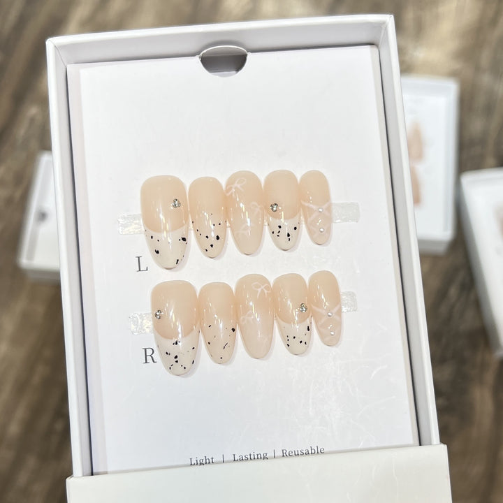 Handmade Decorative Press-On Nail Set Kalsten