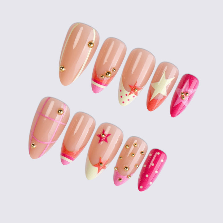 Glamorous artificial nails with creative design and golden accents Kalsten