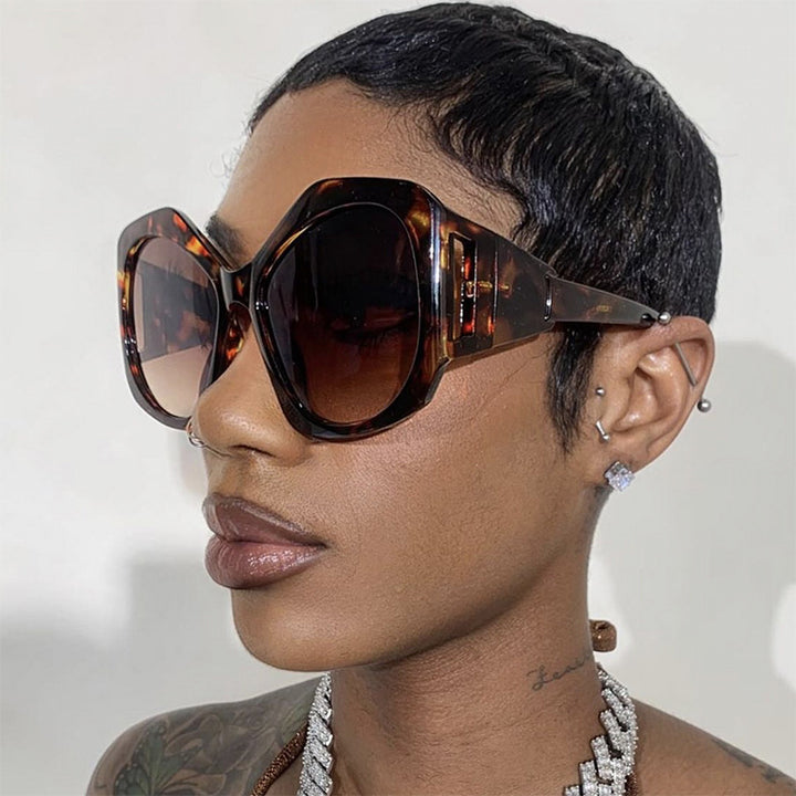 Women oversized sunglasses with futuristic design Kalsten