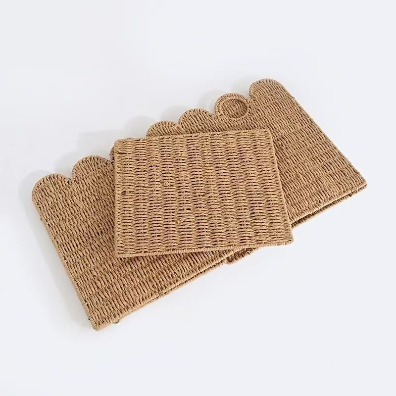 Decorative storage basket made of natural material Kalsten