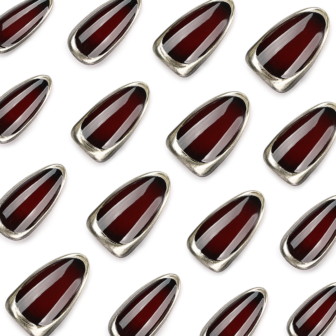 Glamorous nail art in elegant design Kalsten