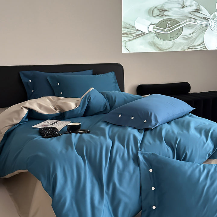 Reversible bedding set made of fine cotton satin with button placket and contrasting back