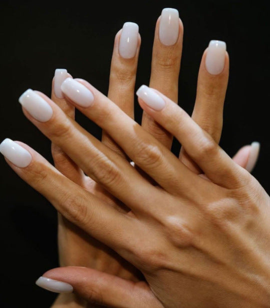 Elegant Press-On Nail Set with Stylish French Tip Design Kalsten