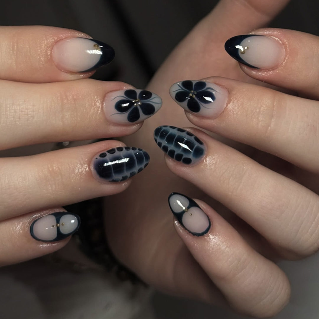Artificial nail art with playful dots and bows Kalsten