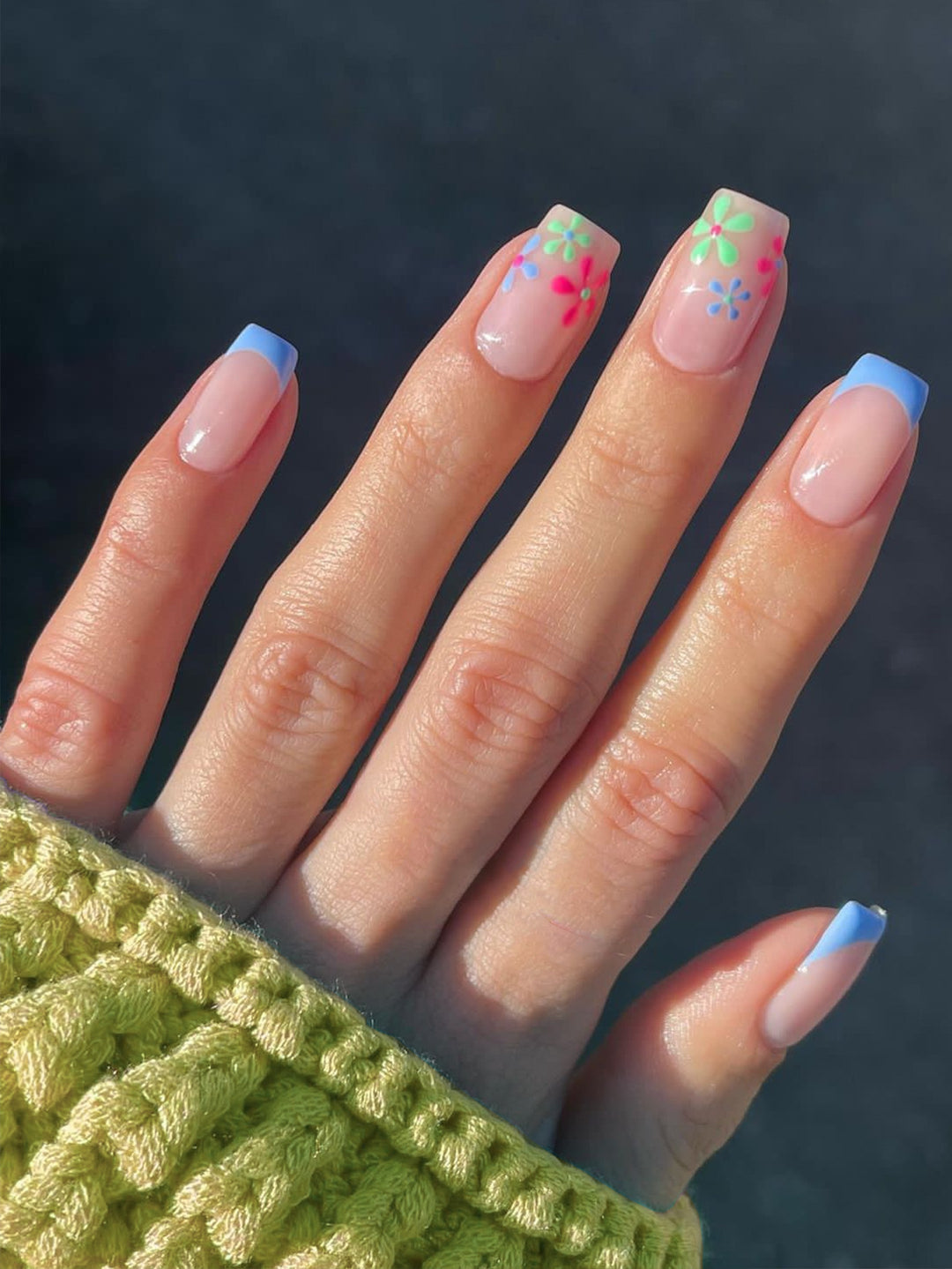 Artificial nail set with elegant French tips Kalsten