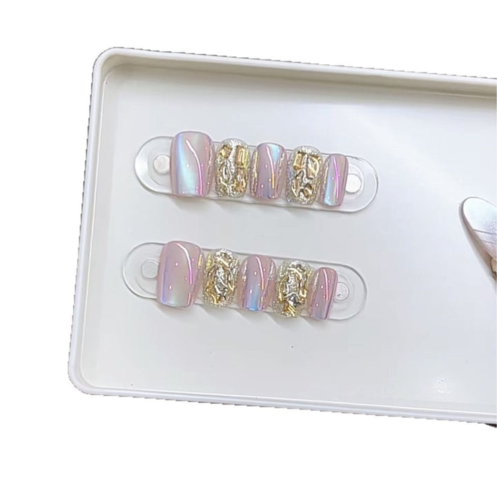 Luxurious Press-On Nail Art Set with Gold Accents Kalsten