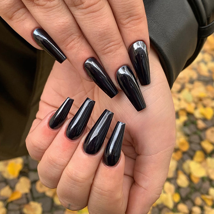 Artificial nails with elegant design Kalsten
