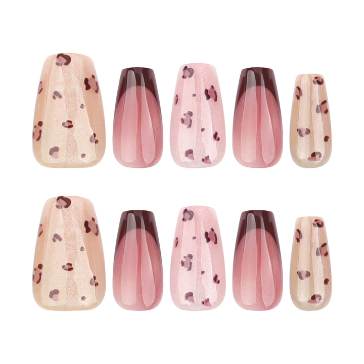 Artistic nail extensions with elegant glitter design Kalsten