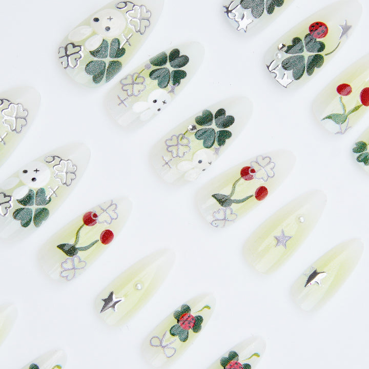 Playful artificial nails with plant motifs Kalsten