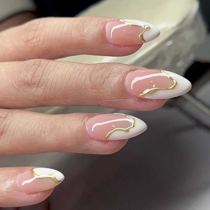 Elegant artificial nails with gold accents Kalsten
