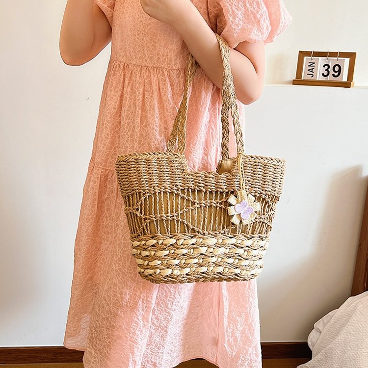 Handcrafted wicker basket Kalsten
