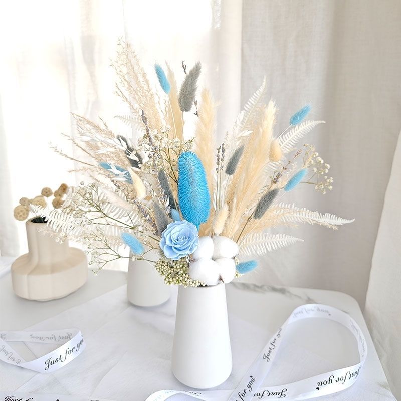 Chic Dried Flower Arrangement