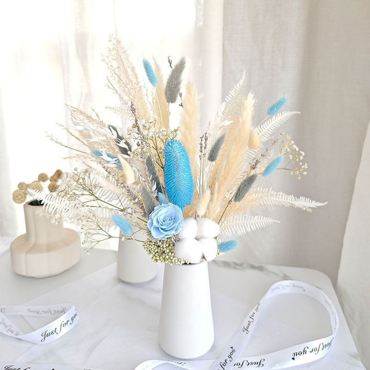 Chic Dried Flower Arrangement