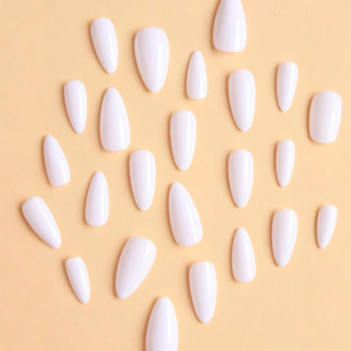 Artificial nail set with elegant stiletto shape Kalsten