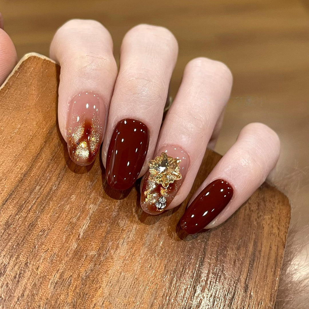 Artificial nail tips with golden accents Kalsten