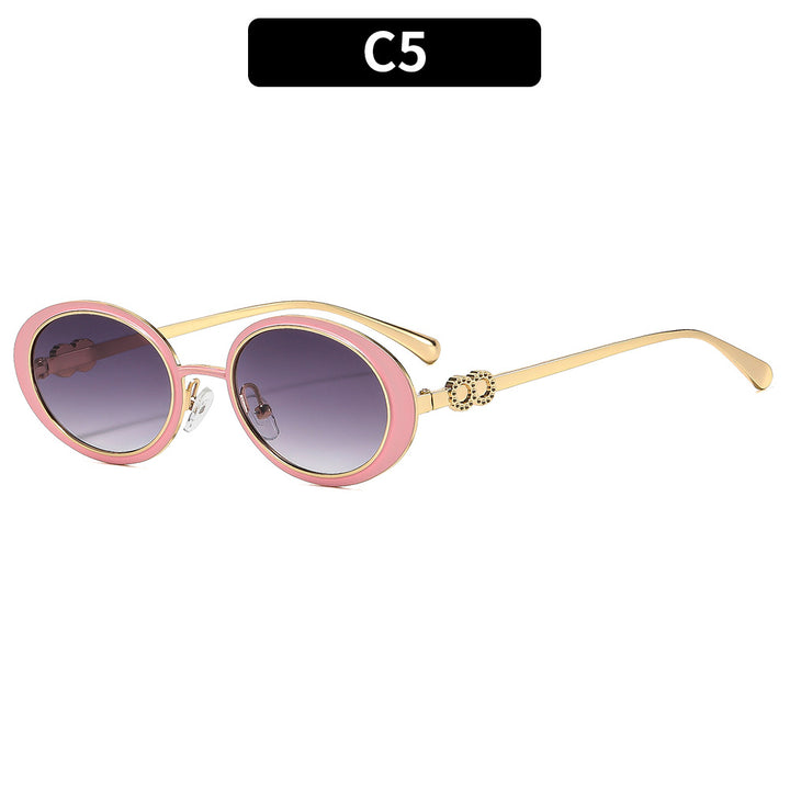Elegant Retro-Inspired Sunglasses
