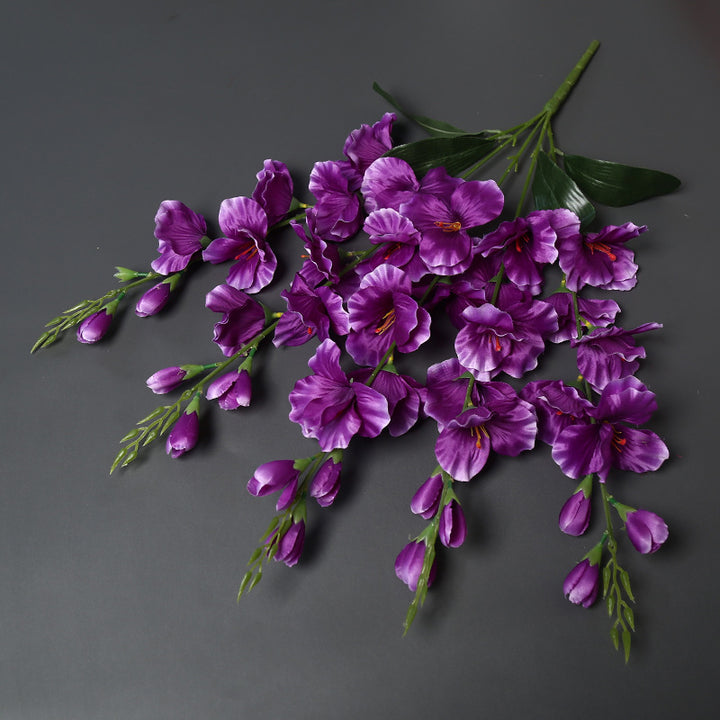 Lifelike Decorative Floral Spray