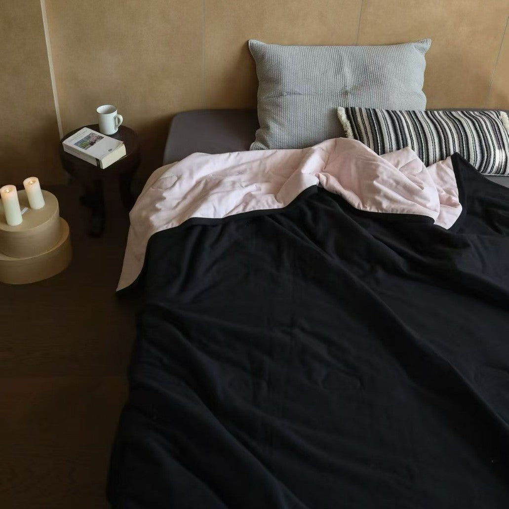 Bedding set made of breathable cotton percale with light stonewash