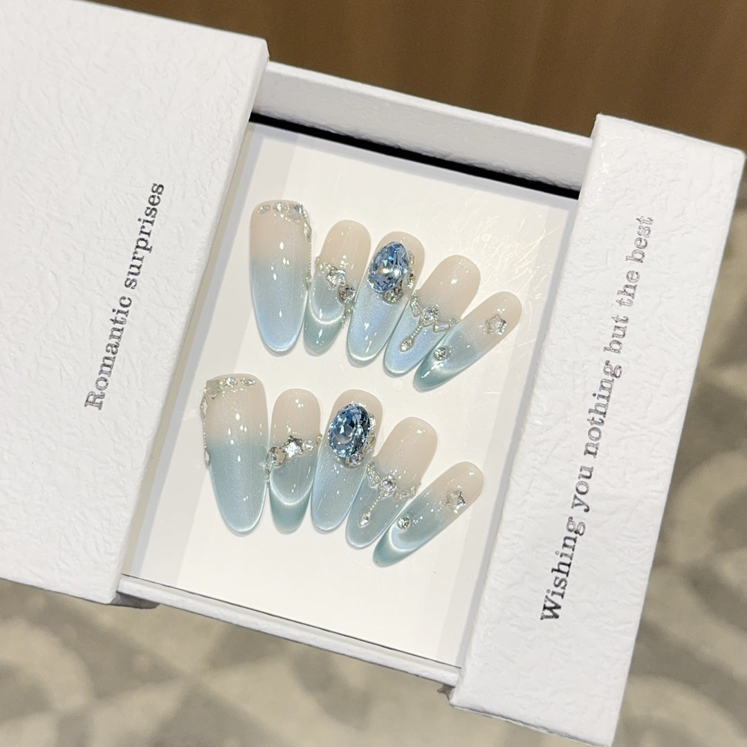 Nail set with Romantic Design and Glitter Elements Kalsten