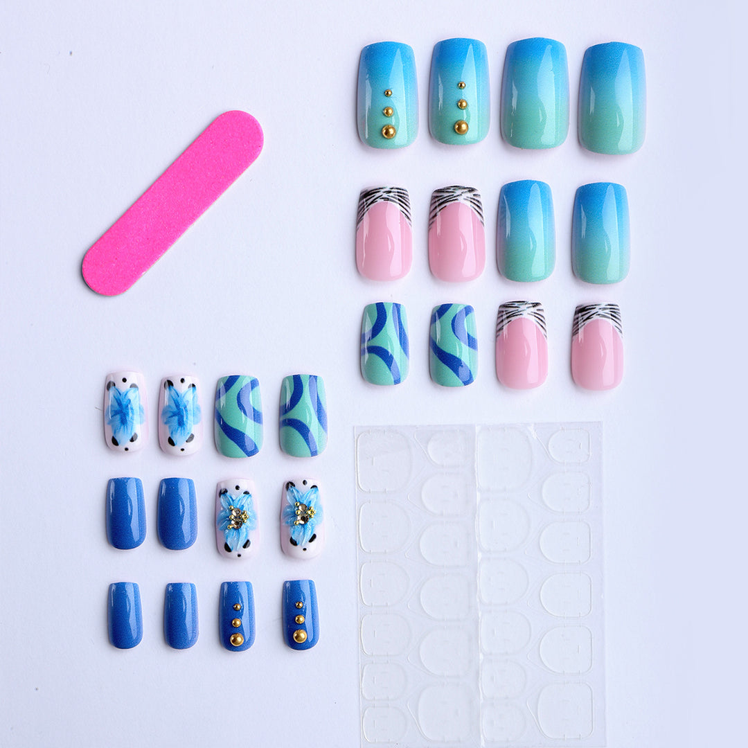 Artificial fingernails with handcrafted designs Kalsten