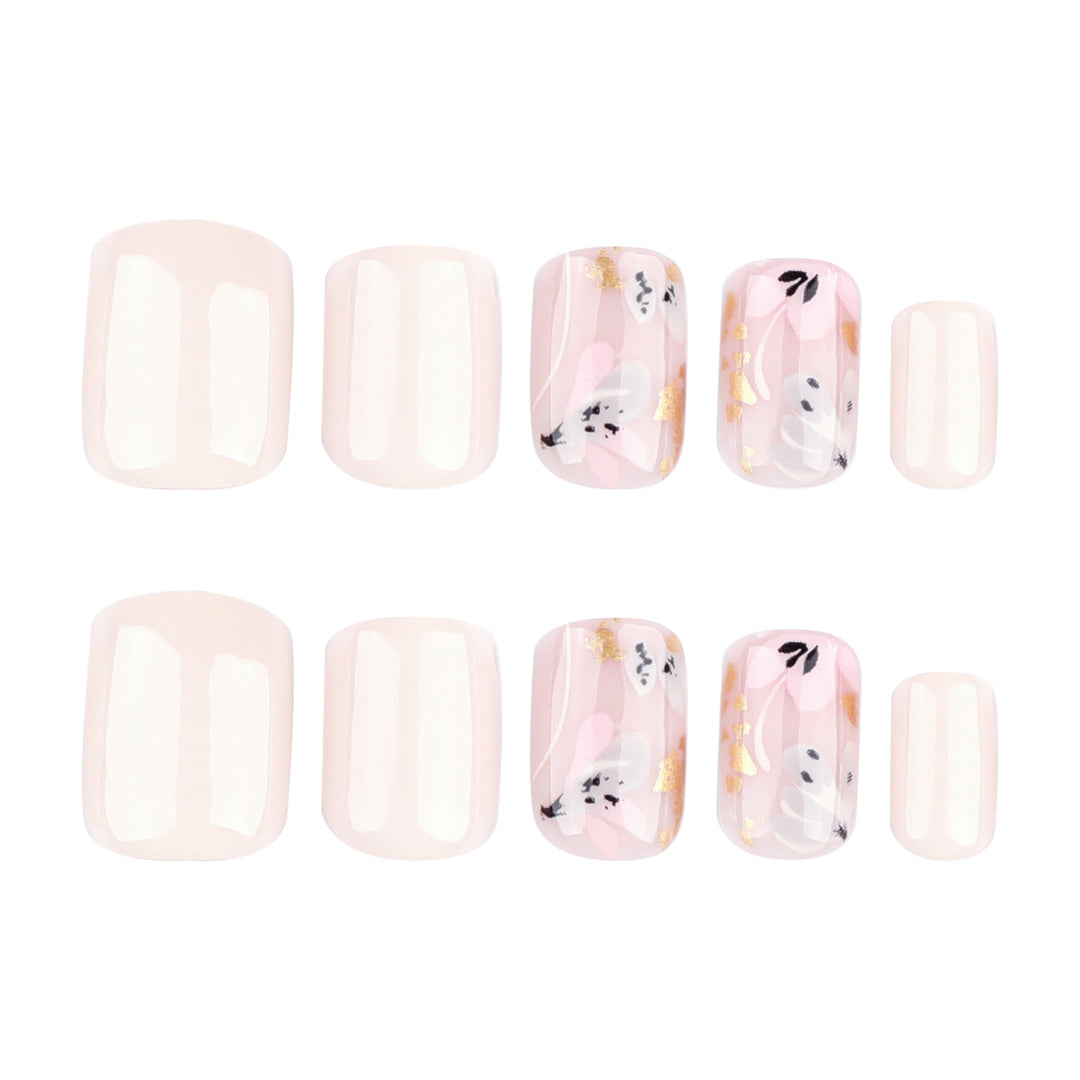 Elegant Artificial Nail Design with Floral Accents Kalsten