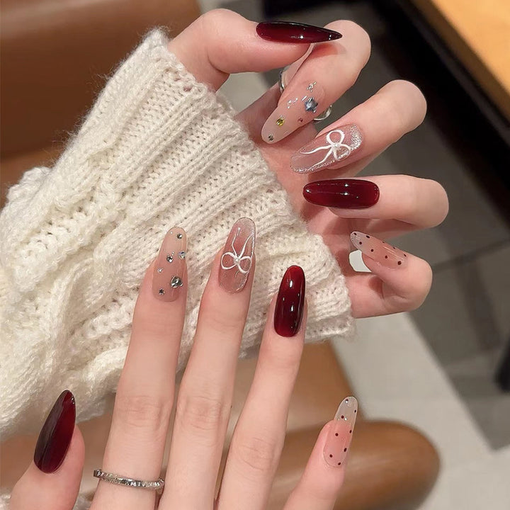 Elegant Press-On Nail Tips with Gold Accents Kalsten