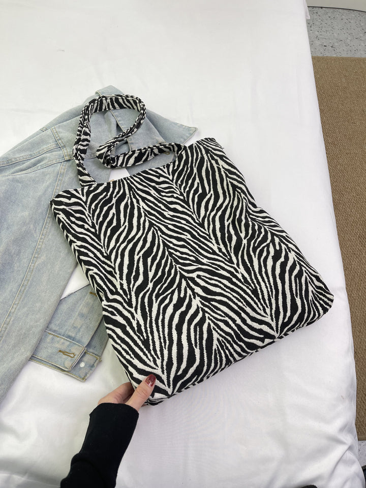 Chic Leopard Print Tote Bag