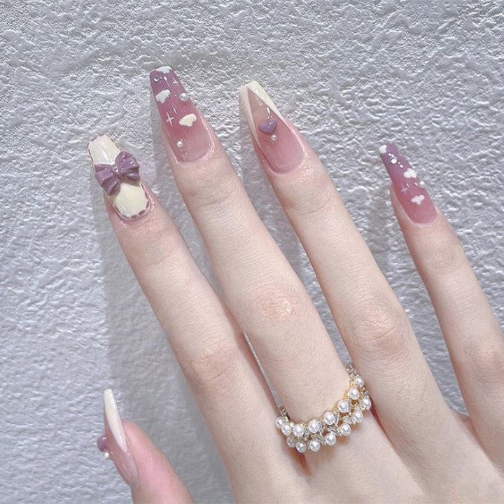 Festive Holiday Themed Press-On Nail Art Kalsten