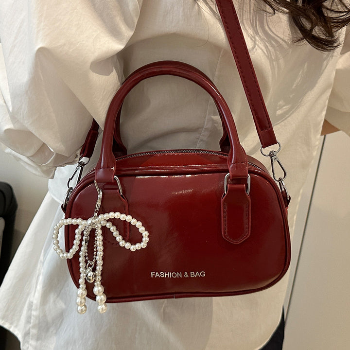 Elegant Pearl-Embellished Handheld Satchel