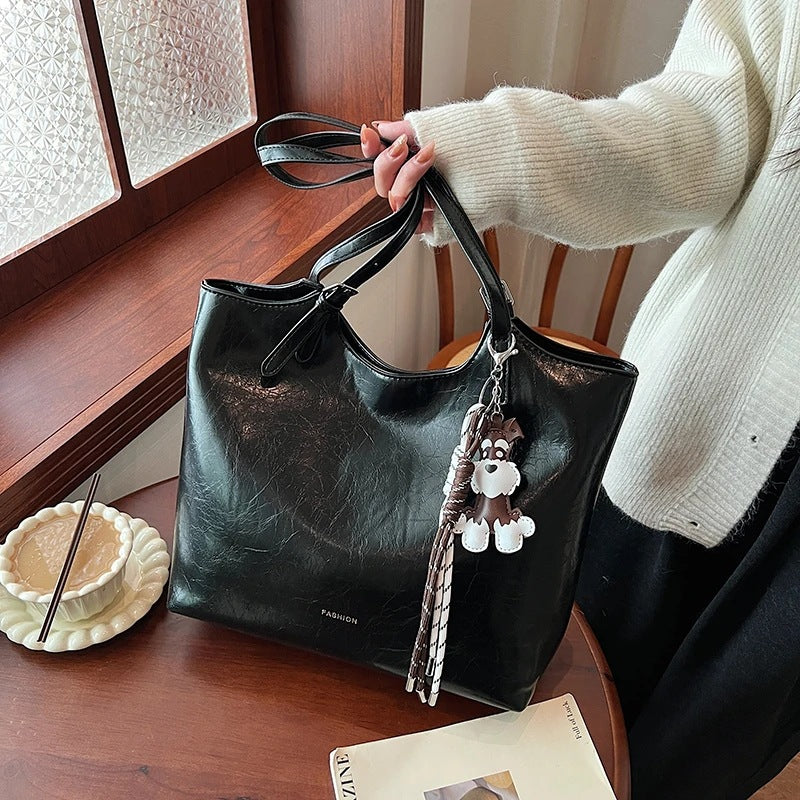 Luxurious Textured Leather Tote Kalsten
