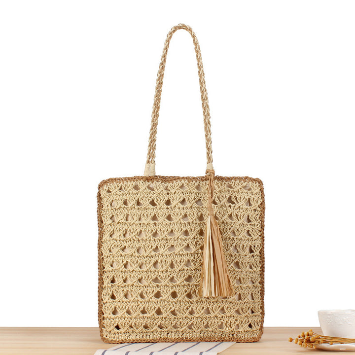 Handbag Made of Hand-Woven Natural Material with Appealing Tassel Detail Kalsten