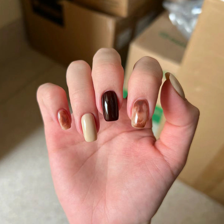 Artistic Press-On Nails with Marble Effect Kalsten