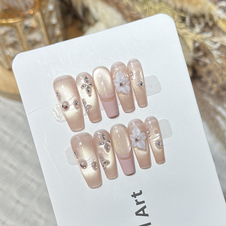 Elegant Floral Accent Press-On Nail Set Kalsten