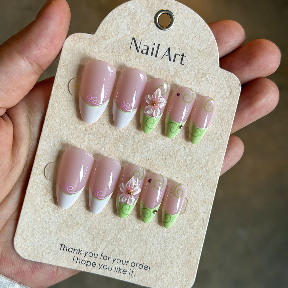Artistic Floral-Accent Press-On Nail Set Kalsten