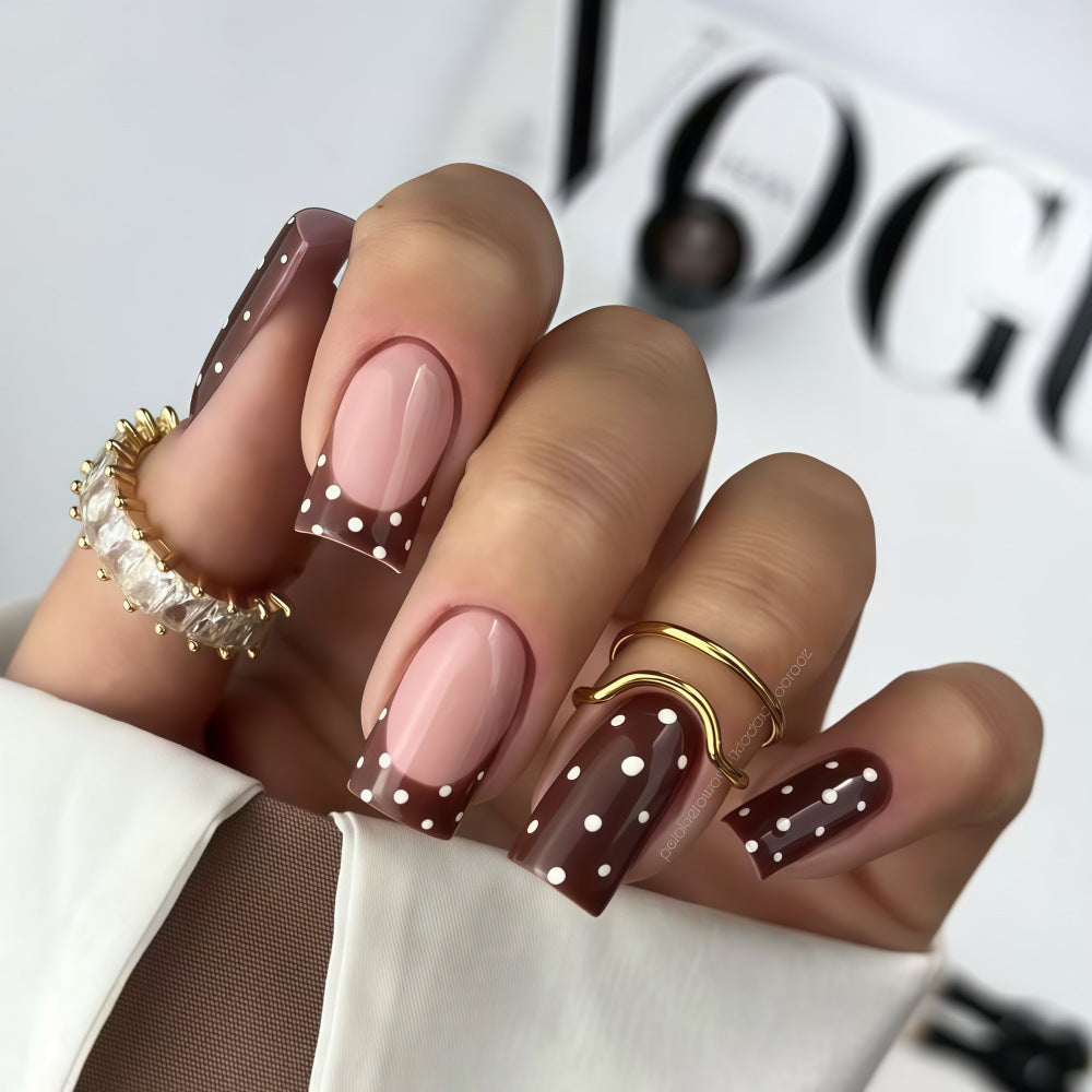 Stylish dotted pattern artificial nails Kalsten