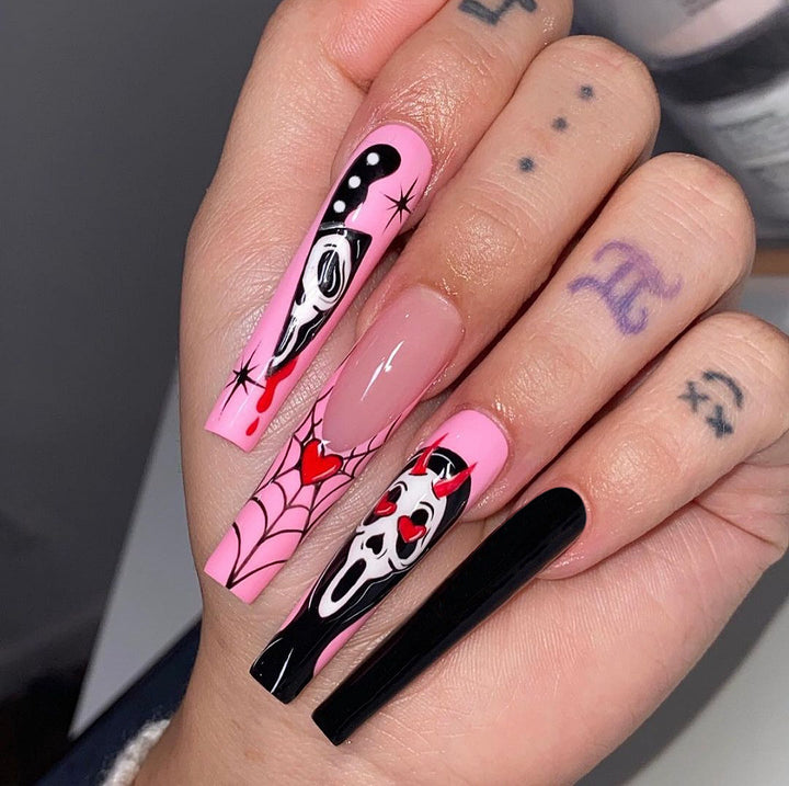 Themed Artistic Press-On Nail Set Kalsten