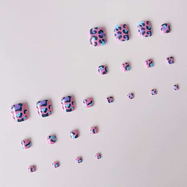 Artificial nail set with vibrant leopard pattern Kalsten