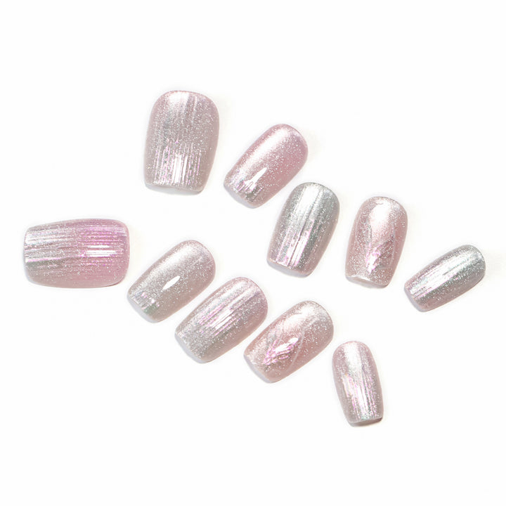 Artificial nail art in shimmering design Kalsten