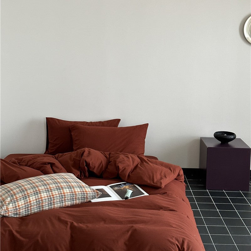 Minimalist Mako satin bedding set with extra-soft surface and easy-care weaving