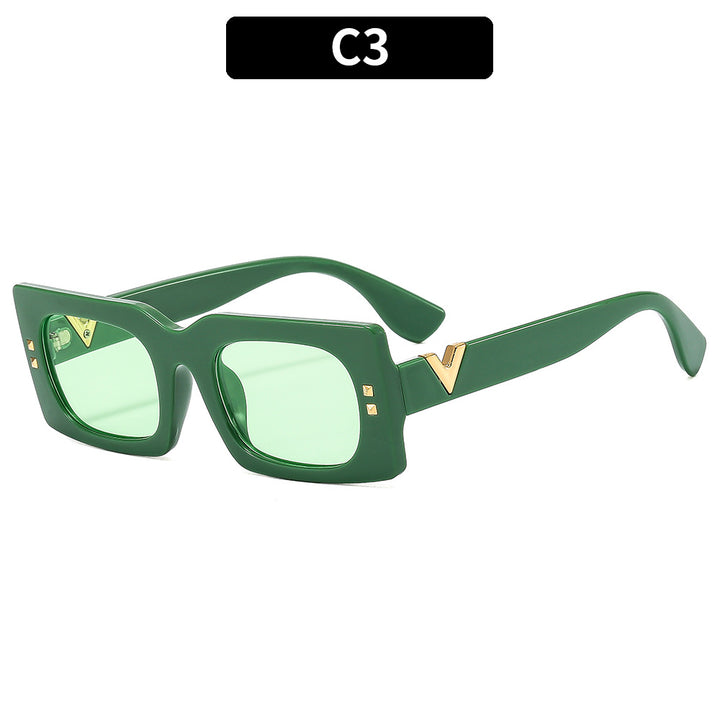 Retro-Inspired Geometric Frame Sunglasses