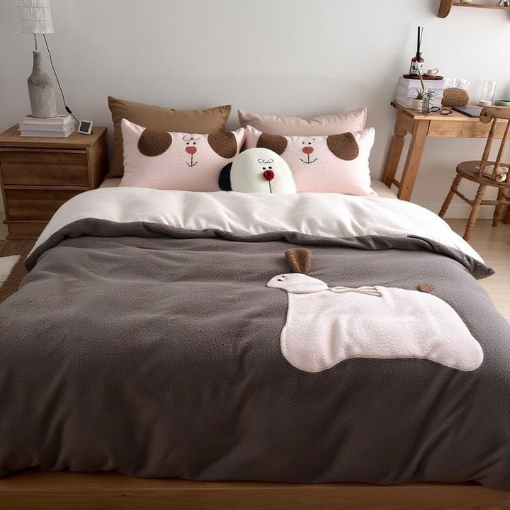 Cuddle blanket with 3D chick application and cute plush feet