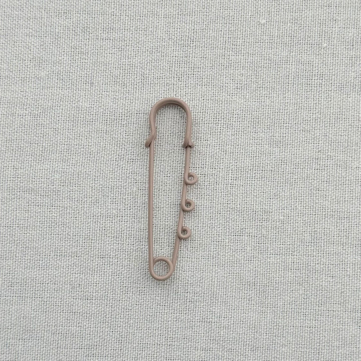 Decorative Safety Pin Brooch Kalsten