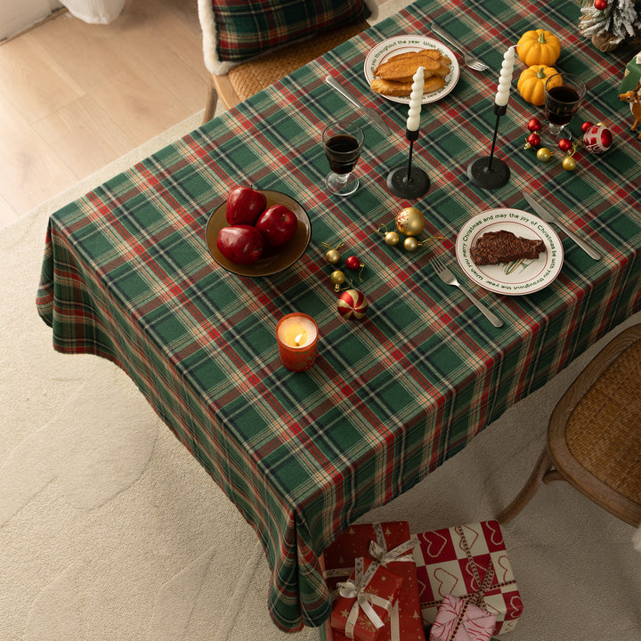 Rectangular checkered tablecloth made of cotton blend with pompom tassels Kalsten