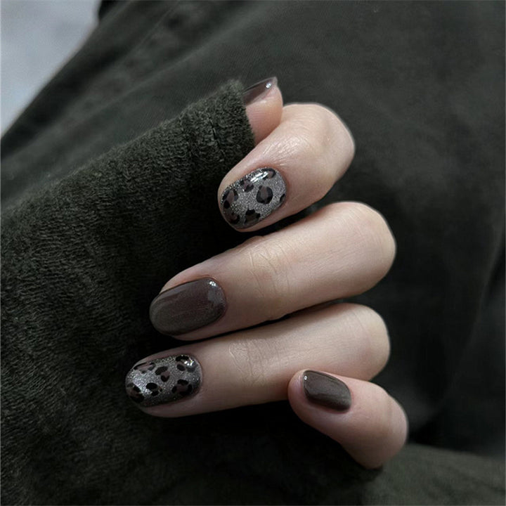 Artificial Nails in Elegant Animal Print Design Kalsten