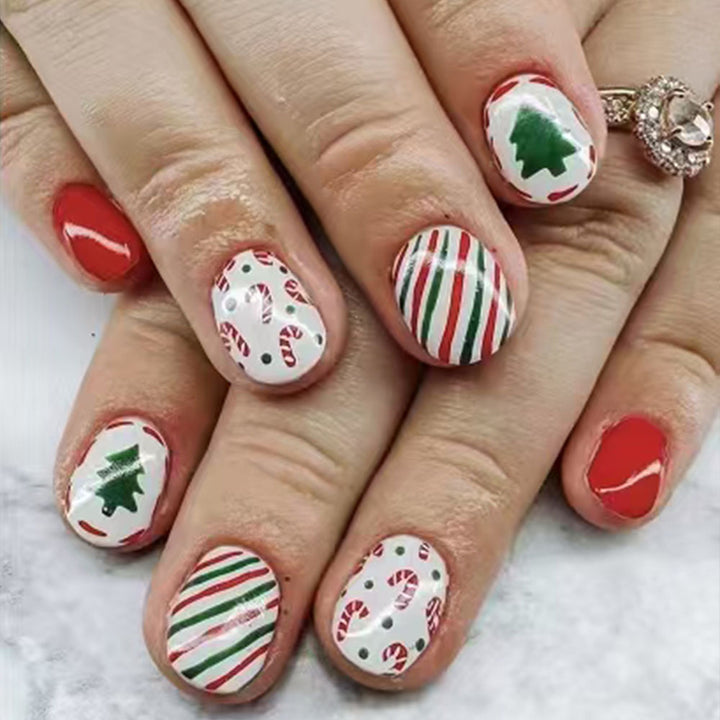Holiday-Themed Press-On Nail Set Kalsten