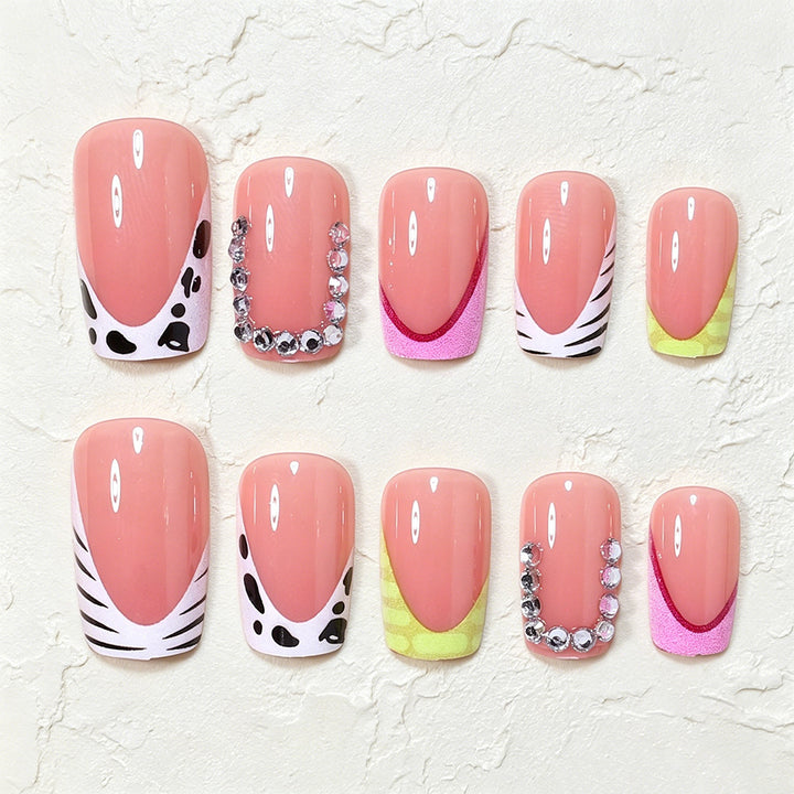 Artistic Press-On Nail Art Tips with Unique Patterns Kalsten